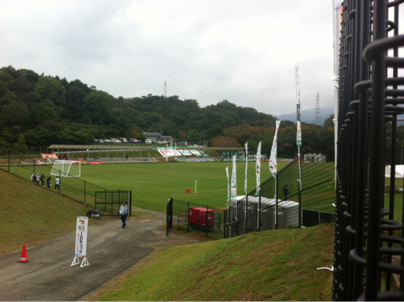 2016/10/23 新居浜サッカー場着